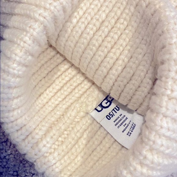 UGG Ivory Ribbed Beanie - Picture 2 of 2